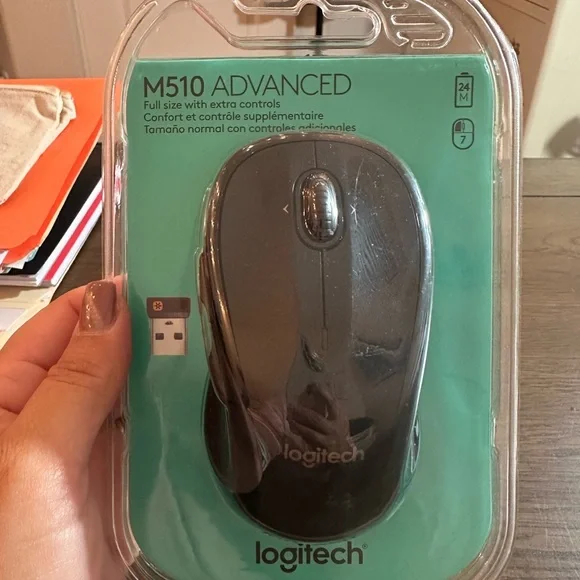 Logitech M510 Advanced Wireless Mouse - Gray - Picture 1 of 3